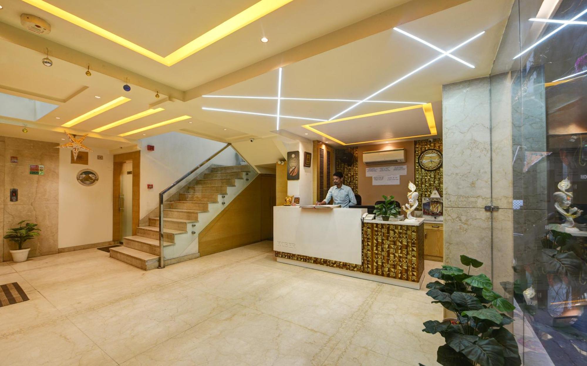 Hotel Kuber International - Train Station